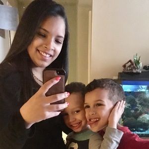 Meet your Posher, Claudia